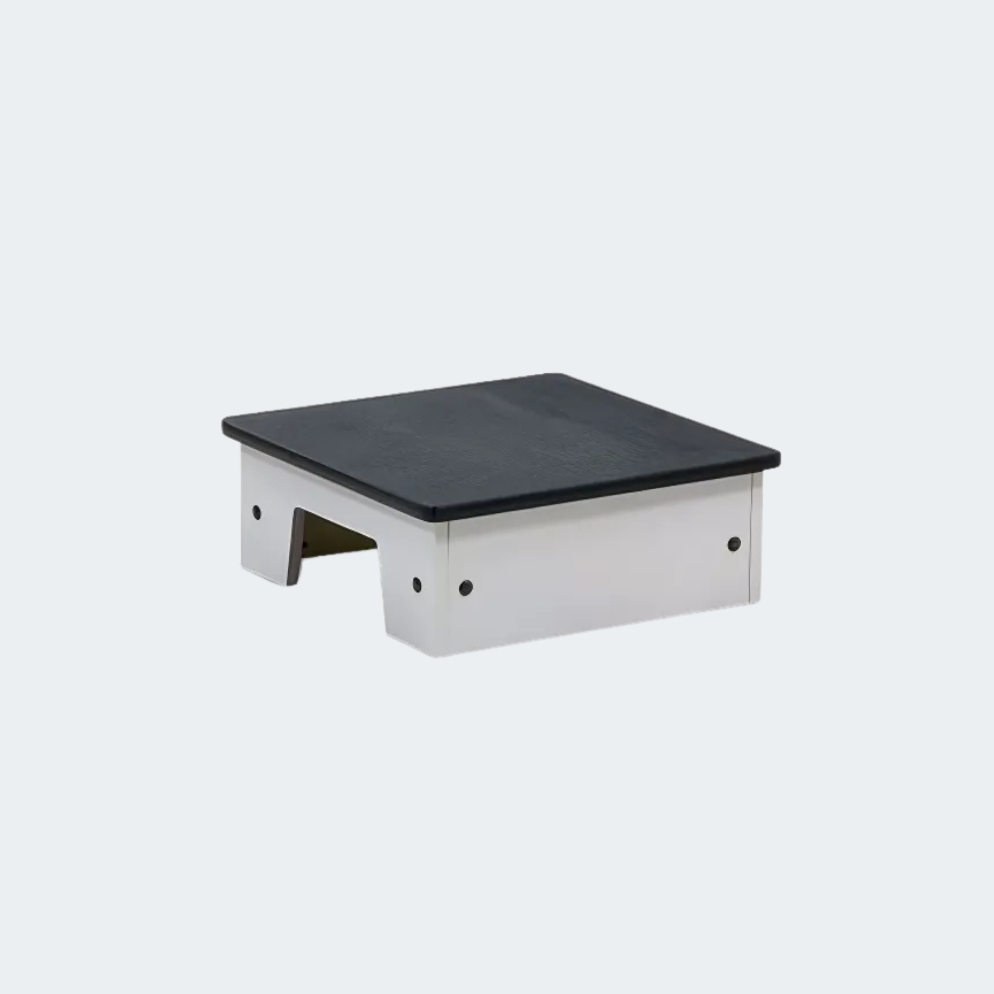 All laminate construction
Gray
Safety tread top
Bolt-through design
600 lbs. load capacity under normal use